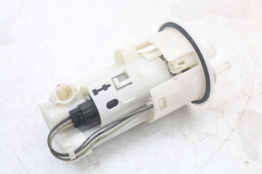 photo de BENZINEPOMP YAMAHA TDM ABS 900 (2002 - 2014) - Overzicht