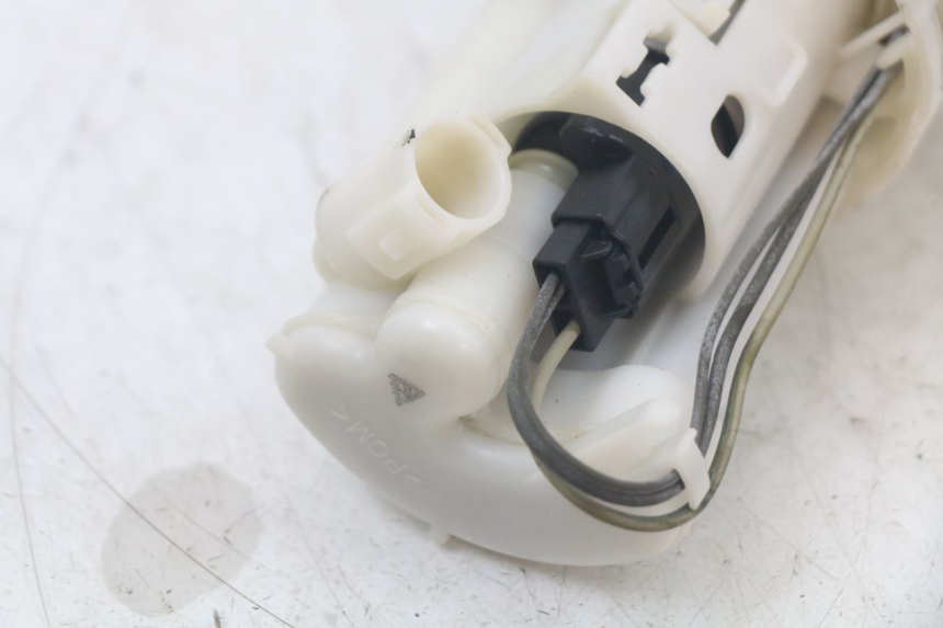 photo de BENZINEPOMP YAMAHA TDM ABS 900 (2002 - 2014) - Bevestigingspunten