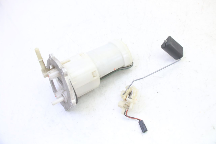 photo de BENZINEPOMP YAMAHA TDM ABS 900 (2002 - 2014) - Technische close-up