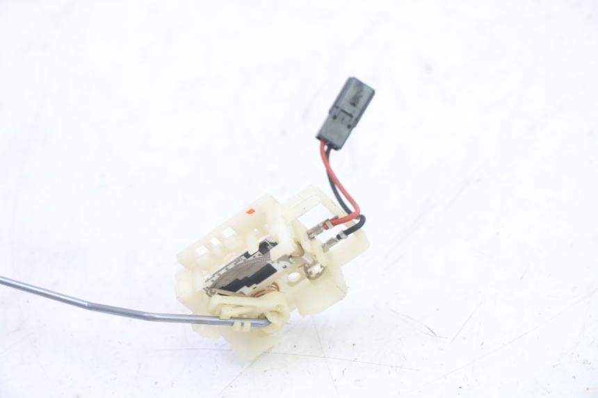 photo de BENZINEPOMP YAMAHA TDM ABS 900 (2002 - 2014) - Bevestigingspunten