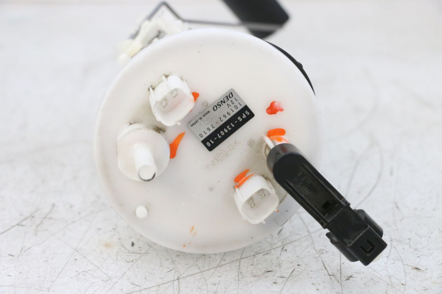 photo de BENZINEPOMP YAMAHA TDM ABS 900 (2002 - 2014) - Staat van het oppervlak