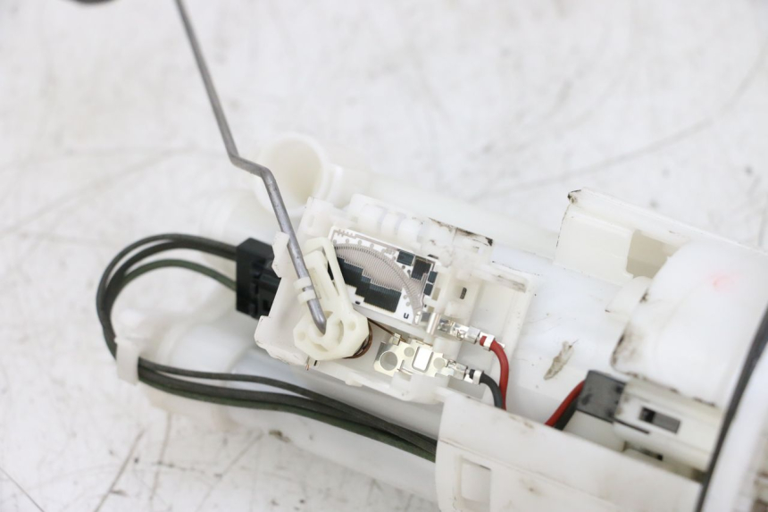 photo de BENZINEPOMP YAMAHA TDM ABS 900 (2002 - 2014) - Gecontroleerd onderdeel