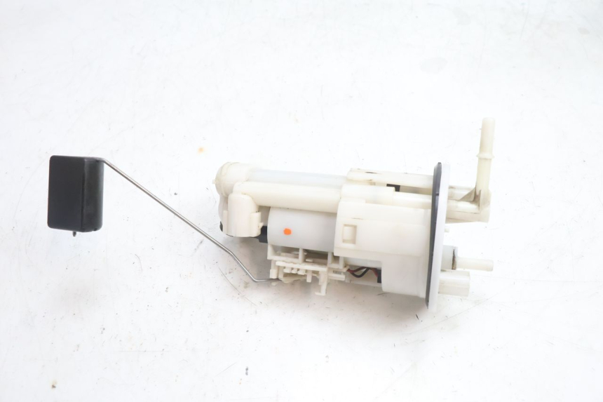 photo de BENZINEPOMP YAMAHA TDM ABS 900 (2002 - 2014) - Detail van het onderdeel