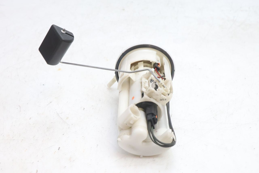 photo de BENZINEPOMP YAMAHA TDM ABS 900 (2002 - 2014) - Staat van het oppervlak