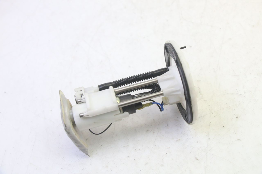 photo de BENZINEPOMP PEUGEOT TWEET PRO EFI 4T 50 (2021 - 2022) - Zoom op gebruiksstaat