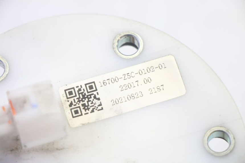 photo de BENZINEPOMP PEUGEOT TWEET PRO EFI 4T 50 (2021 - 2022) - Bevestigingspunten