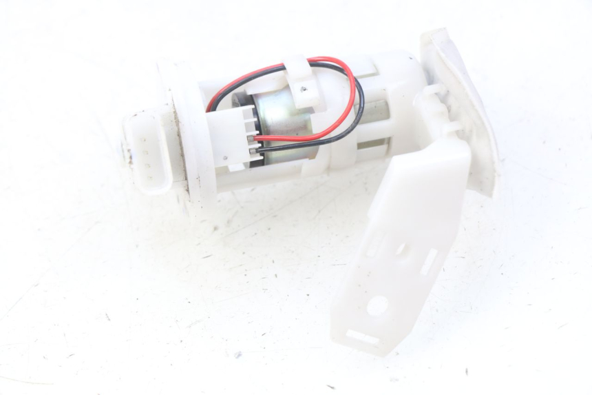 photo de BENZINEPOMP PIAGGIO VESPA GTS IGET ABS 125 (2017 - 2023) - Hoofdaanzicht