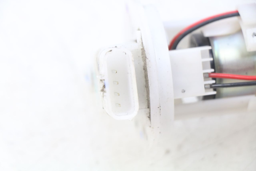 photo de BENZINEPOMP PIAGGIO VESPA GTS IGET ABS 125 (2017 - 2023) - Technische close-up