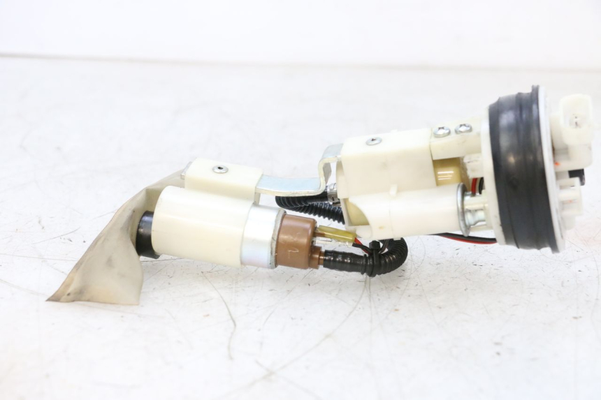 photo de BENZINEPOMP PIAGGIO VESPA GTS SUPER IE 125 (2009 - 2016) - Gecontroleerd onderdeel