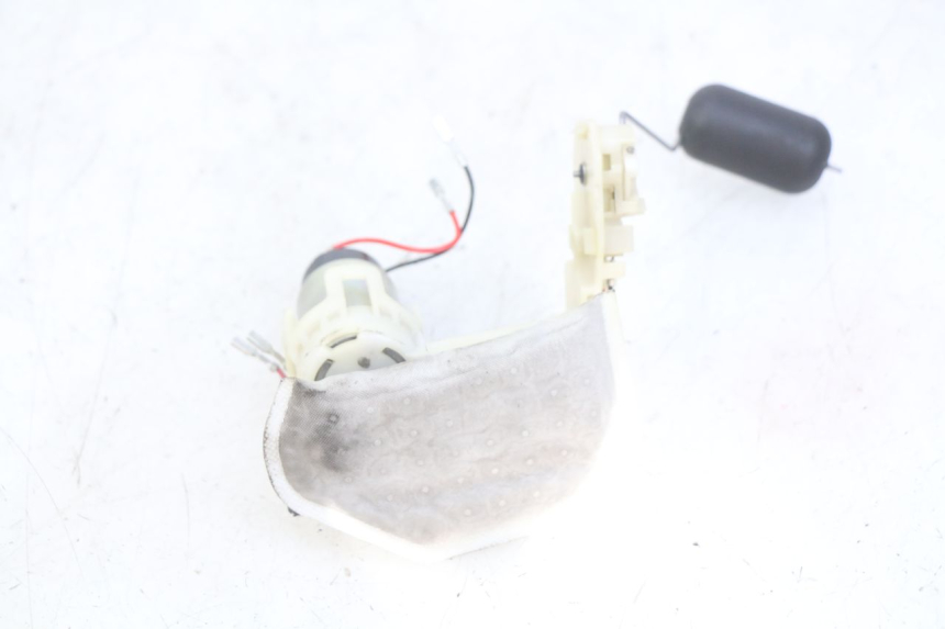 photo de BENZINEPOMP HONDA VISION NSC R 50 (2013 - 2015) - Detail van het onderdeel