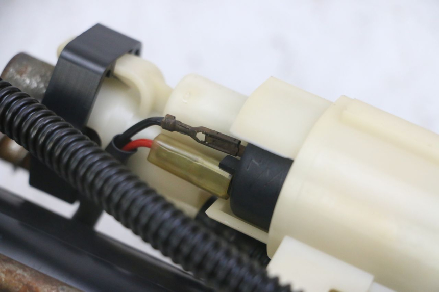 photo de BENZINEPOMP YAMAHA X-MAX XMAX 125 (2010 - 2013) - Productaanzicht