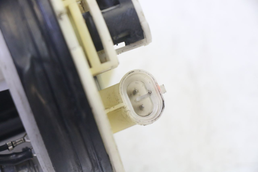 photo de BENZINEPOMP YAMAHA X-MAX XMAX 250 (2006 - 2009) - Detail van het onderdeel