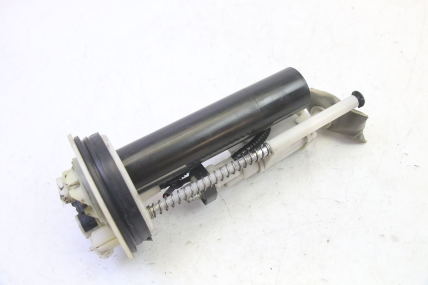 photo de BENZINEPOMP YAMAHA X-MAX XMAX 250 (2006 - 2009) - Bevestigingspunten