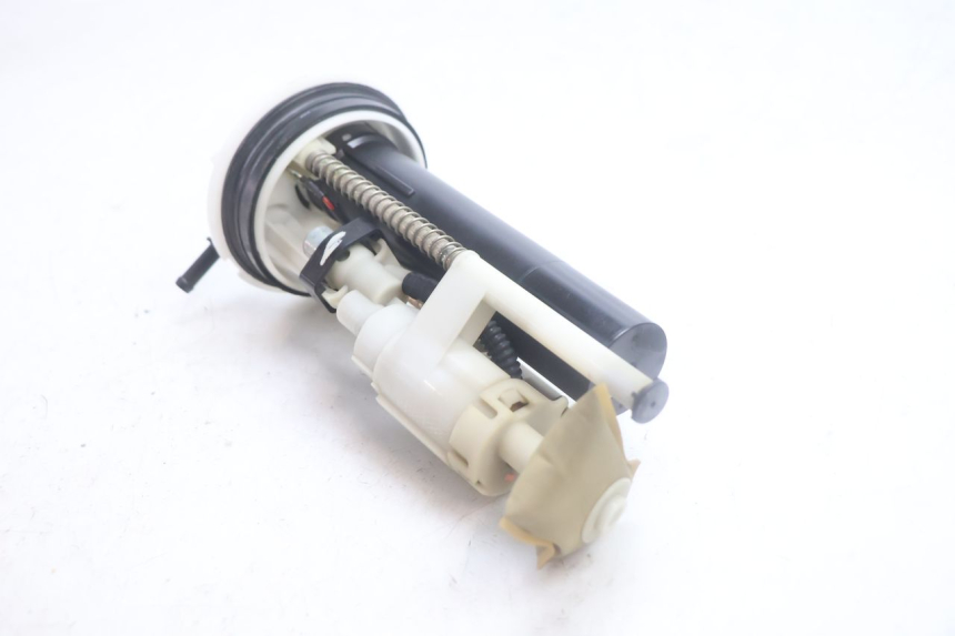 photo de BENZINEPOMP YAMAHA XMAX X-MAX 125 (2006 - 2009) - Bevestigingspunten
