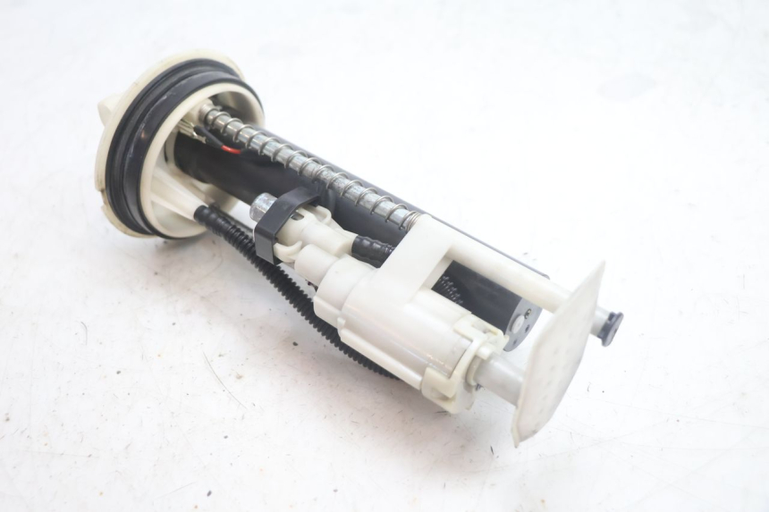photo de BENZINEPOMP YAMAHA X-MAX XMAX 125 (2010 - 2013) - Bevestigingspunten