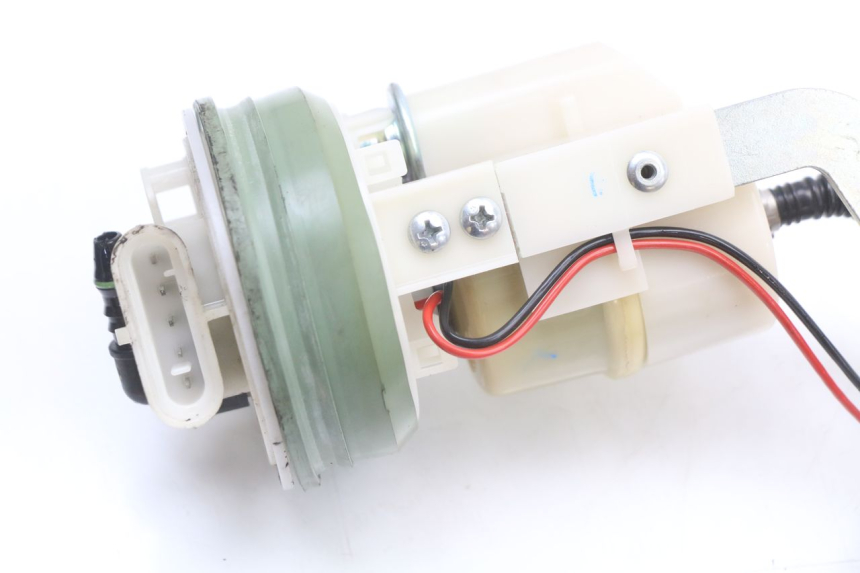 photo de BENZINEPOMP PIAGGIO X10 125 (2012 - 2017) - Zoom op gebruiksstaat