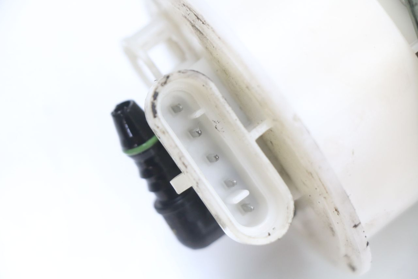 photo de BENZINEPOMP PIAGGIO X10 125 (2012 - 2017) - Bevestigingspunten