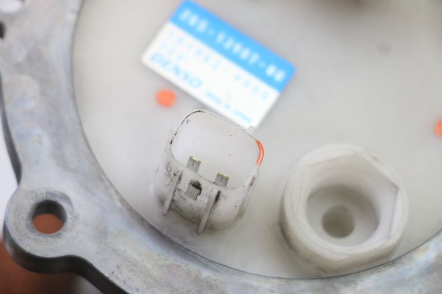 photo de BENZINEPOMP YAMAHA XJ6 ABS 600 (2008 - 2016) - Technische close-up