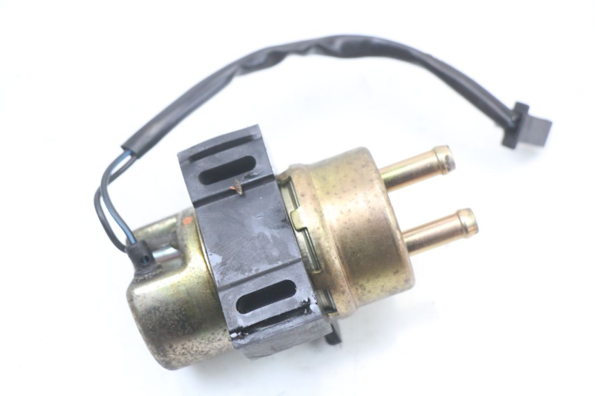 photo de BENZINEPOMP YAMAHA XJS DIVERSION 600 (1997 - 1999) - Zoom op gebruiksstaat