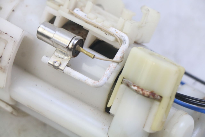 photo de BENZINEPOMP YAMAHA YZF R1 1000 (2007 - 2008) - Andere kijkhoek