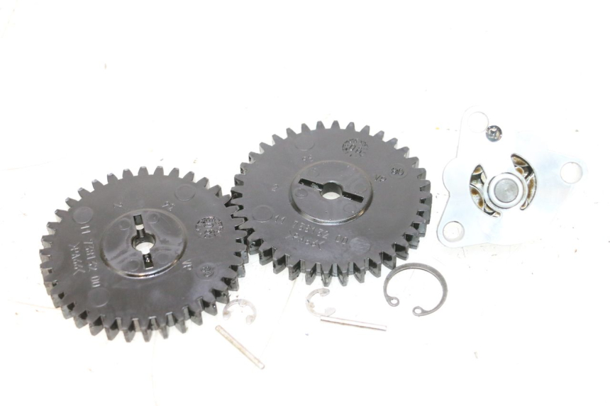 photo de OLIEPOMP PEUGEOT SATELIS COMPRESSOR K15 125 (2006 - 2009) - Zoom op gebruiksstaat