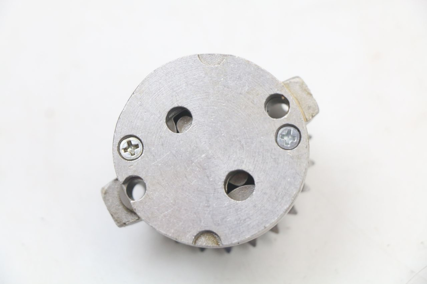 photo de OLIEPOMP PIAGGIO VESPA LX 125 (2005 - 2010) - Andere kijkhoek