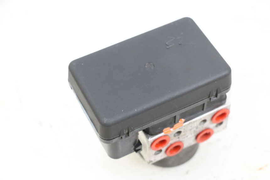 photo de ABS-POMP SUZUKI BURGMAN 650 (2013 - 2020) - Andere kijkhoek