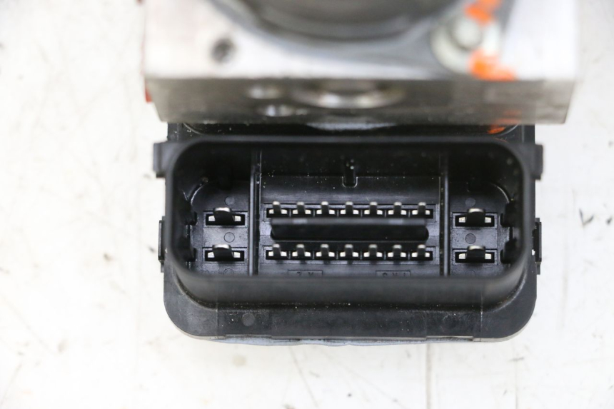 photo de ABS-POMP SUZUKI BURGMAN 650 (2013 - 2020) - Overzicht