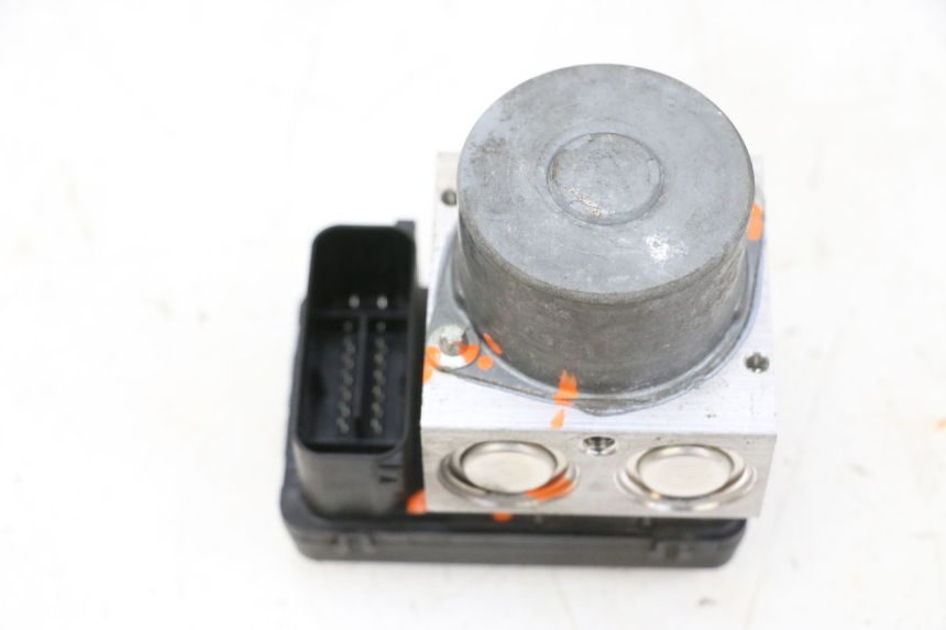 photo de ABS-POMP SUZUKI BURGMAN 650 (2013 - 2020) - Staat van het oppervlak