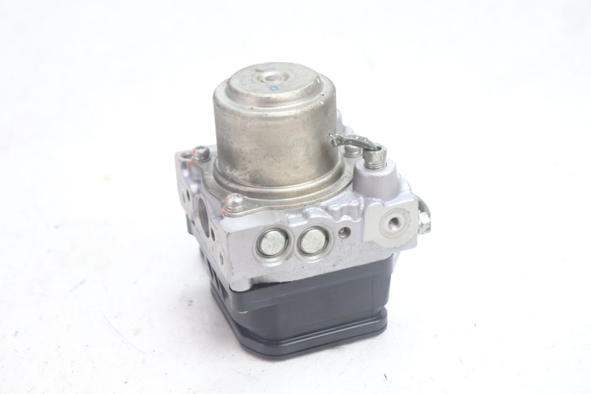 photo de ABS-POMP SUZUKI BURGMAN EXECUTIVE ABS 650 (2006 - 2012) - Bevestigingspunten