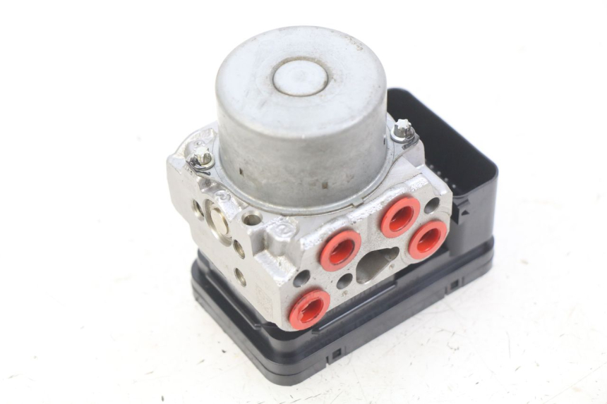 photo de ABS-POMP HONDA CB R 1000 (2018 - 2023) - Detail van het onderdeel