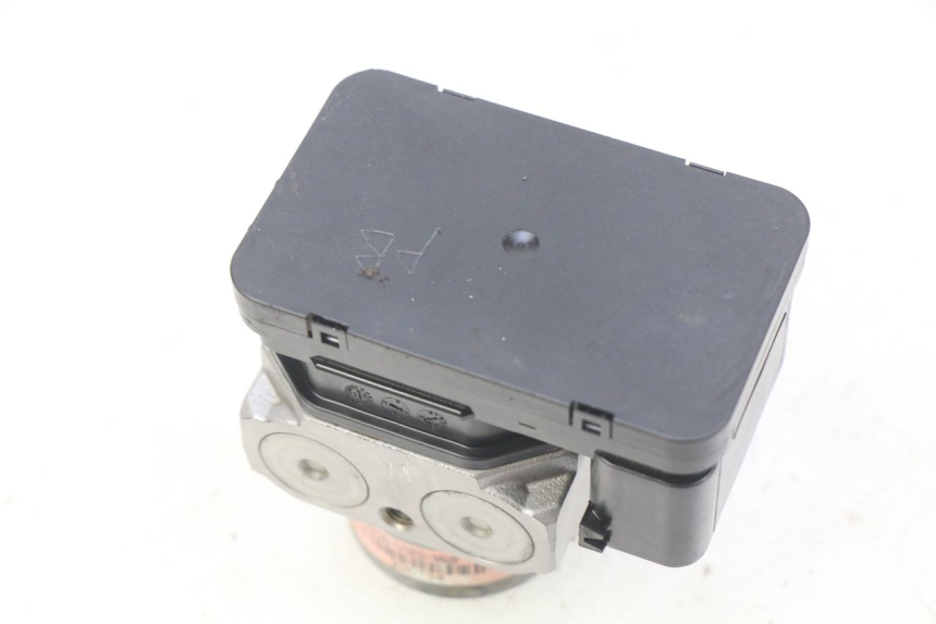 photo de ABS-POMP HONDA CB R 1000 (2018 - 2023) - Andere kijkhoek