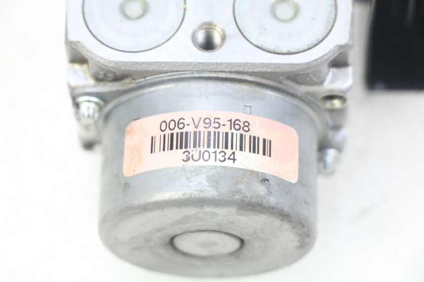 photo de ABS-POMP HONDA CB R 1000 (2018 - 2023) - Gecontroleerd onderdeel