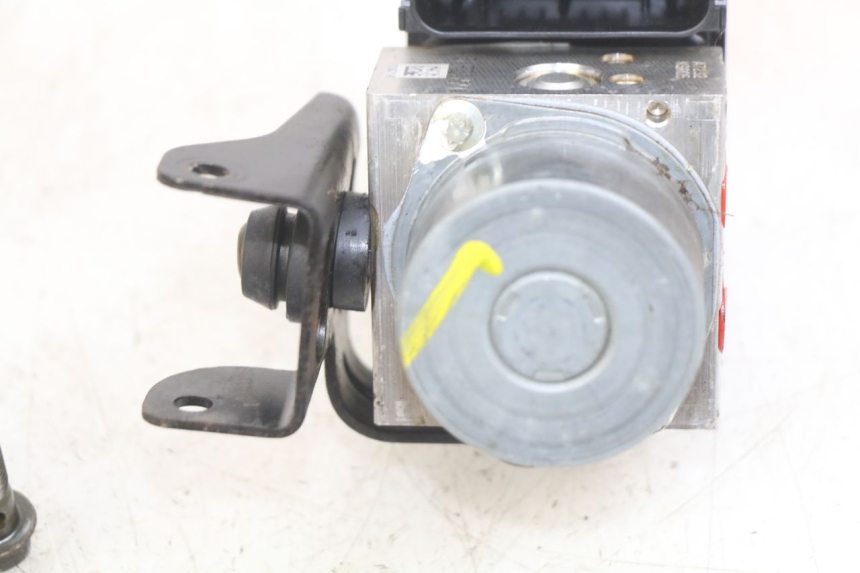 photo de ABS-POMP KYMCO DOWNTOWN ABS 125 (2015 - 2017) - Bevestigingspunten