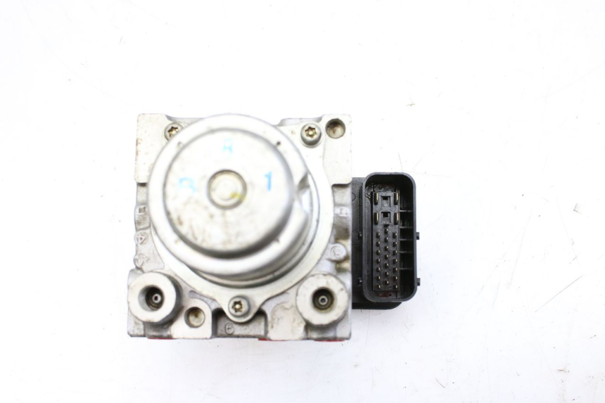 photo de ABS-POMP HONDA FES S-WING SWING ABS 125 (2007 - 2015) - Bevestigingspunten