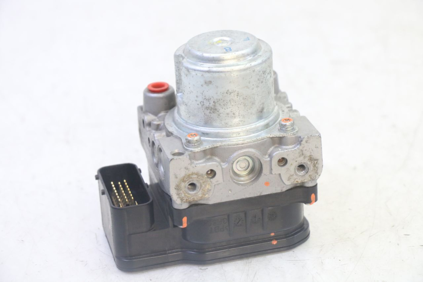 photo de ABS-POMP HONDA FES S-WING SWING ABS 125 (2007 - 2015) - Hoofdaanzicht