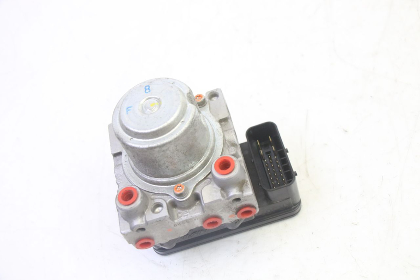 photo de ABS-POMP HONDA FES S-WING SWING ABS 125 (2007 - 2015) - Technische close-up