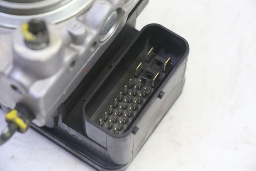 photo de ABS-POMP HONDA FES S-WING SWING ABS 125 (2007 - 2015) - Zoom op gebruiksstaat