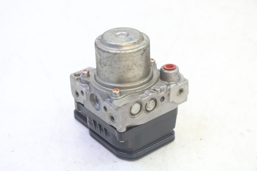 photo de ABS-POMP HONDA FES S-WING SWING ABS 125 (2007 - 2015) - Andere kijkhoek