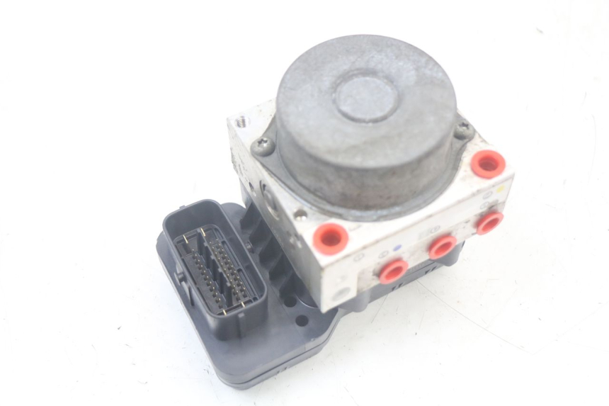 photo de ABS-POMP YAMAHA FJR ABS 1300 (2006 - 2012) - Bevestigingspunten