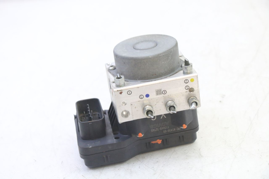 photo de ABS-POMP YAMAHA FJR ABS 1300 (2016 - 2020) - Andere kijkhoek