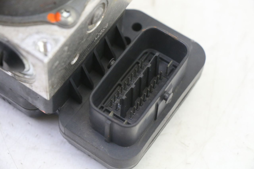 photo de ABS-POMP YAMAHA FJR ABS 1300 (2016 - 2020) - Bevestigingspunten