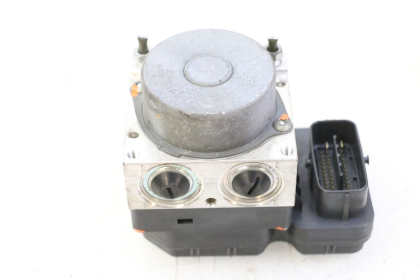 photo de ABS-POMP YAMAHA FJR ABS 1300 (2006 - 2012) - Andere kijkhoek