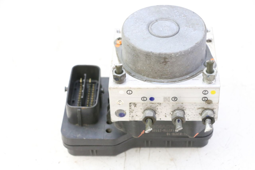 photo de ABS-POMP YAMAHA FJR ABS 1300 (2006 - 2012) - Bevestigingspunten