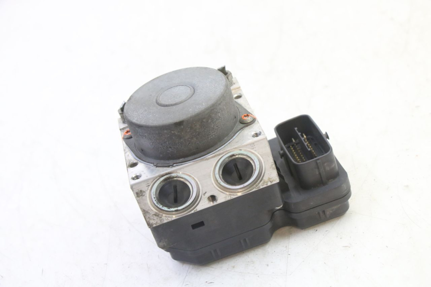 photo de ABS-POMP YAMAHA FJR ABS 1300 (2006 - 2012) - Andere kijkhoek