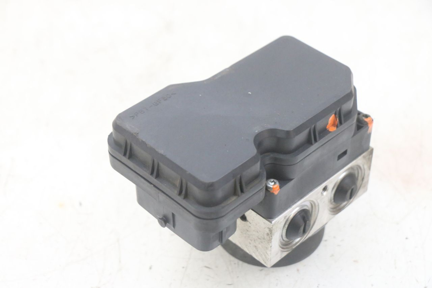 photo de ABS-POMP YAMAHA FJR ABS 1300 (2006 - 2012) - Markeringen en referenties