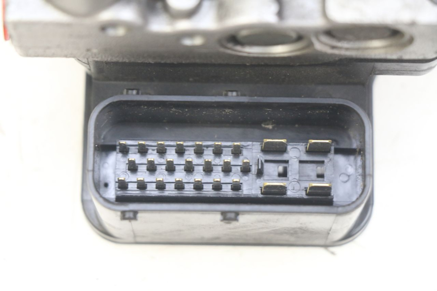 photo de ABS-POMP HONDA FJS SILVERWING SILVER WING 400 (2009 - 2016) - Zoom op componenten