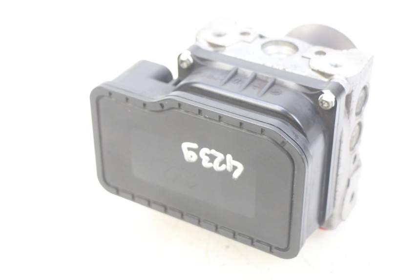 photo de ABS-POMP HONDA FJS SILVERWING SILVER WING 400 (2009 - 2016) - Markeringen en referenties