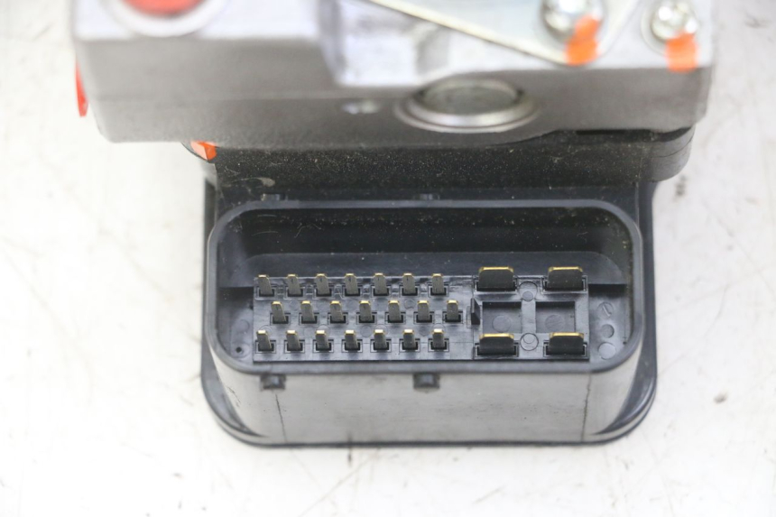 photo de ABS-POMP HONDA FORZA ABS 300 (2013 - 2017) - Gecontroleerd onderdeel