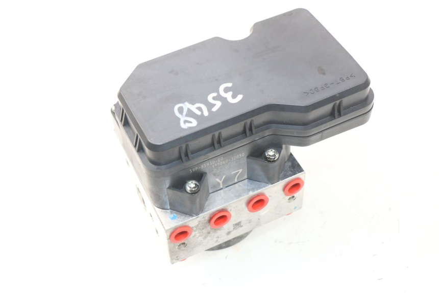 photo de ABS-POMP YAMAHA FZ8 800 (2010 - 2016) - Detail van het onderdeel